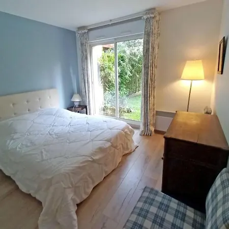 Bel Spacieux Avec Jardin Et Piscine