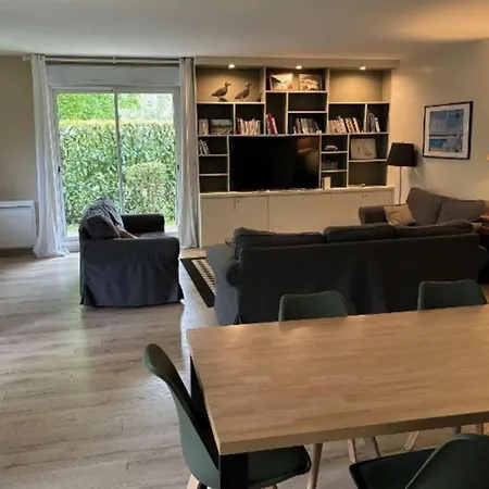 Apartman Bel Spacieux Avec Jardin Et Piscine