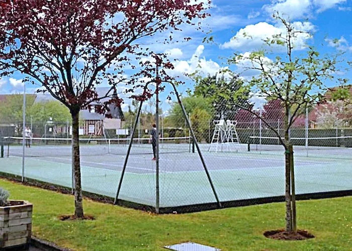 Bel Spacieux Avec Jardin Et Piscine Apartman