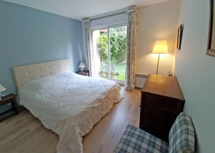 Bel Spacieux Avec Jardin Et Piscine