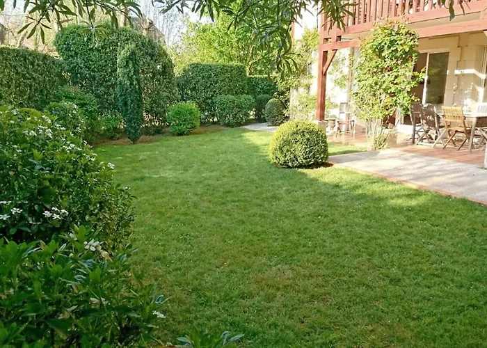 Apartman Bel Spacieux Avec Jardin Et Piscine