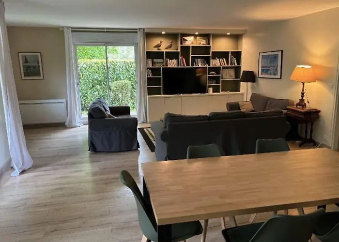 Apartman Bel Spacieux Avec Jardin Et Piscine