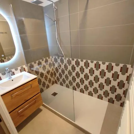 Bel Spacieux Avec Jardin Et Piscine