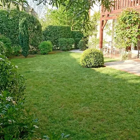 Apartment Bel Spacieux Avec Jardin Et Piscine