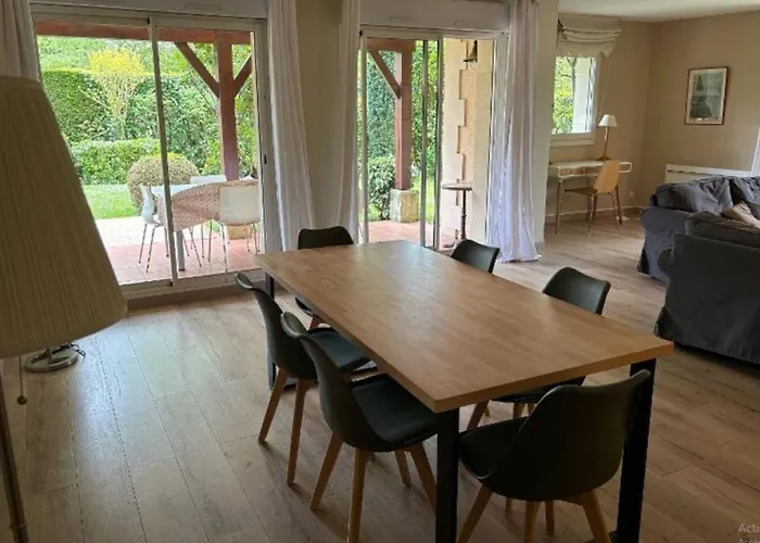 Apartman Bel Spacieux Avec Jardin Et Piscine *